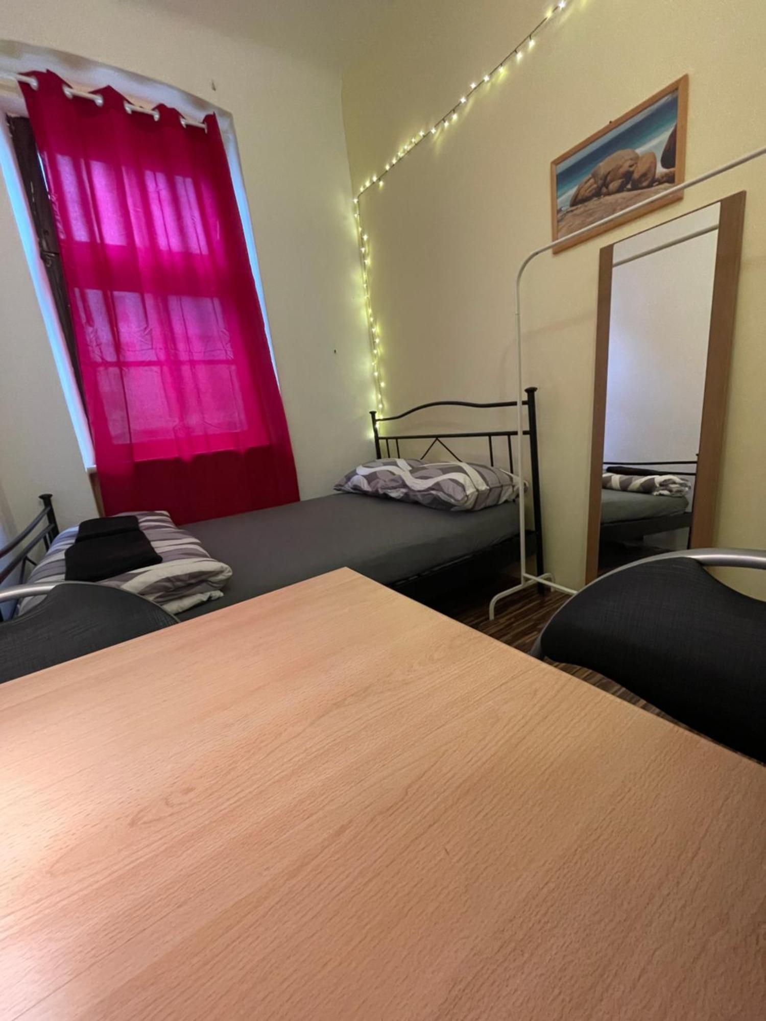 U6 Schoepfwerk Hostel 11 فيينا المظهر الخارجي الصورة